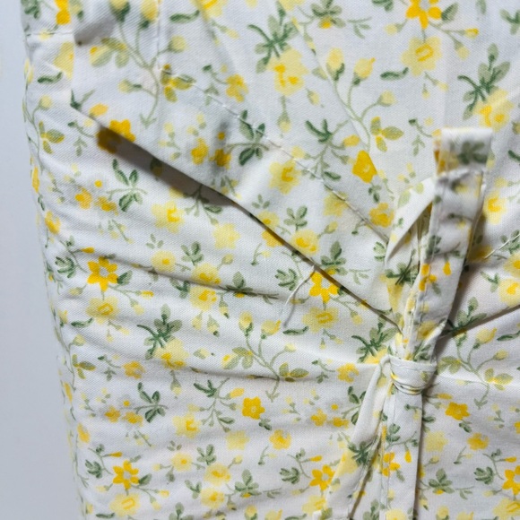 Laura Ashley Cotton Percale Yellow Floral Standard Pillowcase Pair - Picture 3 of 13